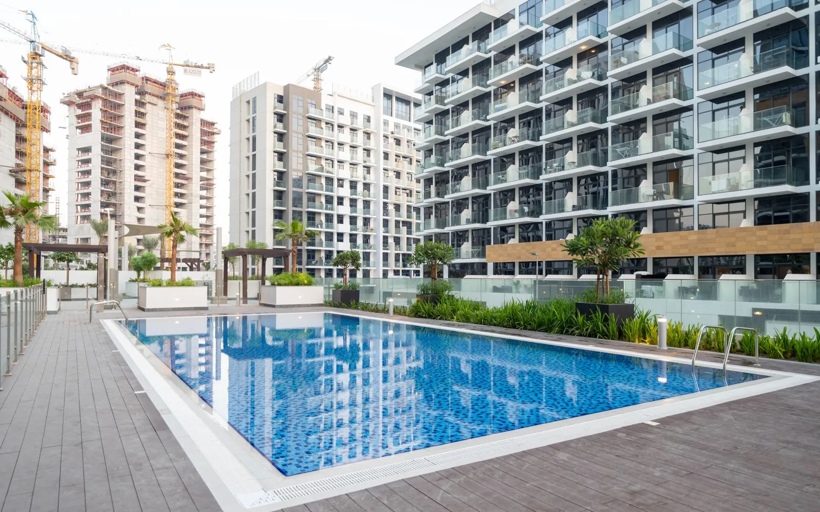 Comment se passe l'installation d'une piscine coque ?